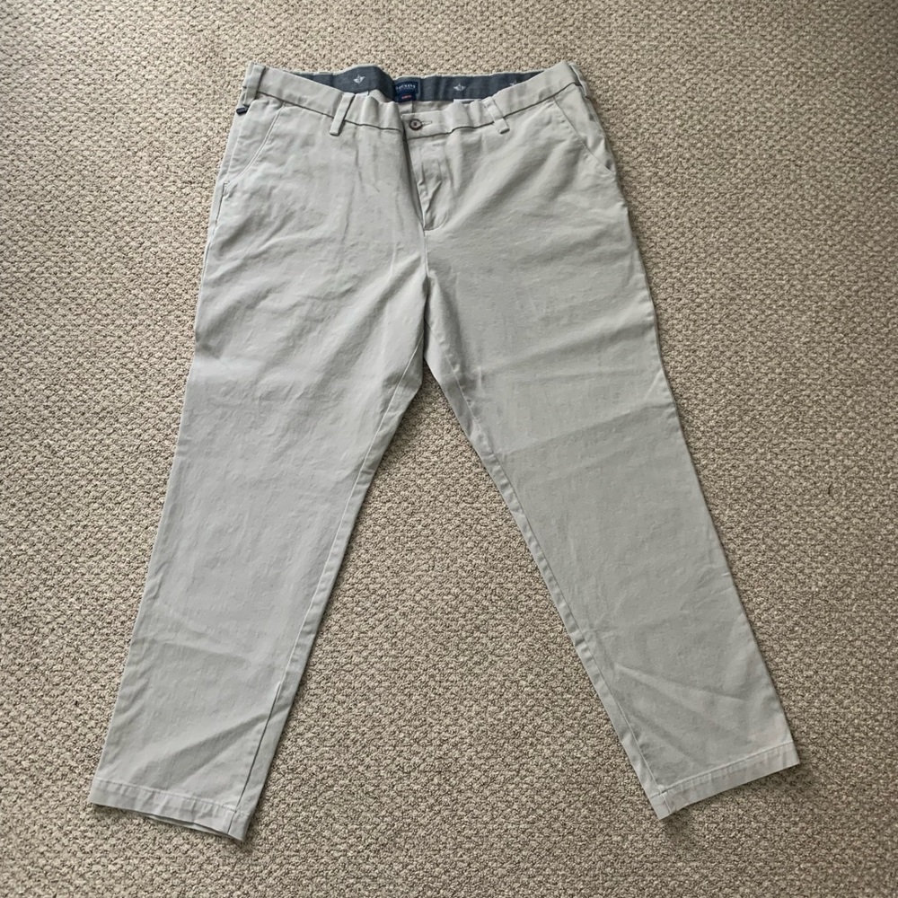 Mens Dockers slim fit khaki pants size 42W x 30 L